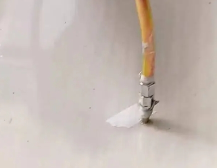 禹州瓷砖空鼓维修公司专业解答在瓷砖铺贴过程中，如果使用的砂料过粗（如全部使用了粗砂），可能会导致以下问题